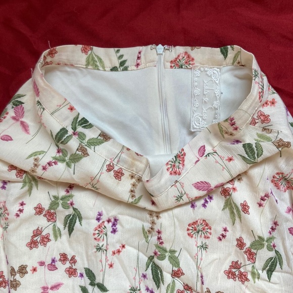 Beautiful long floral skirt with leg slits !! - Picture 2 of 3